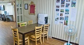 Kyungsung Hostel Пусан Екстериор снимка